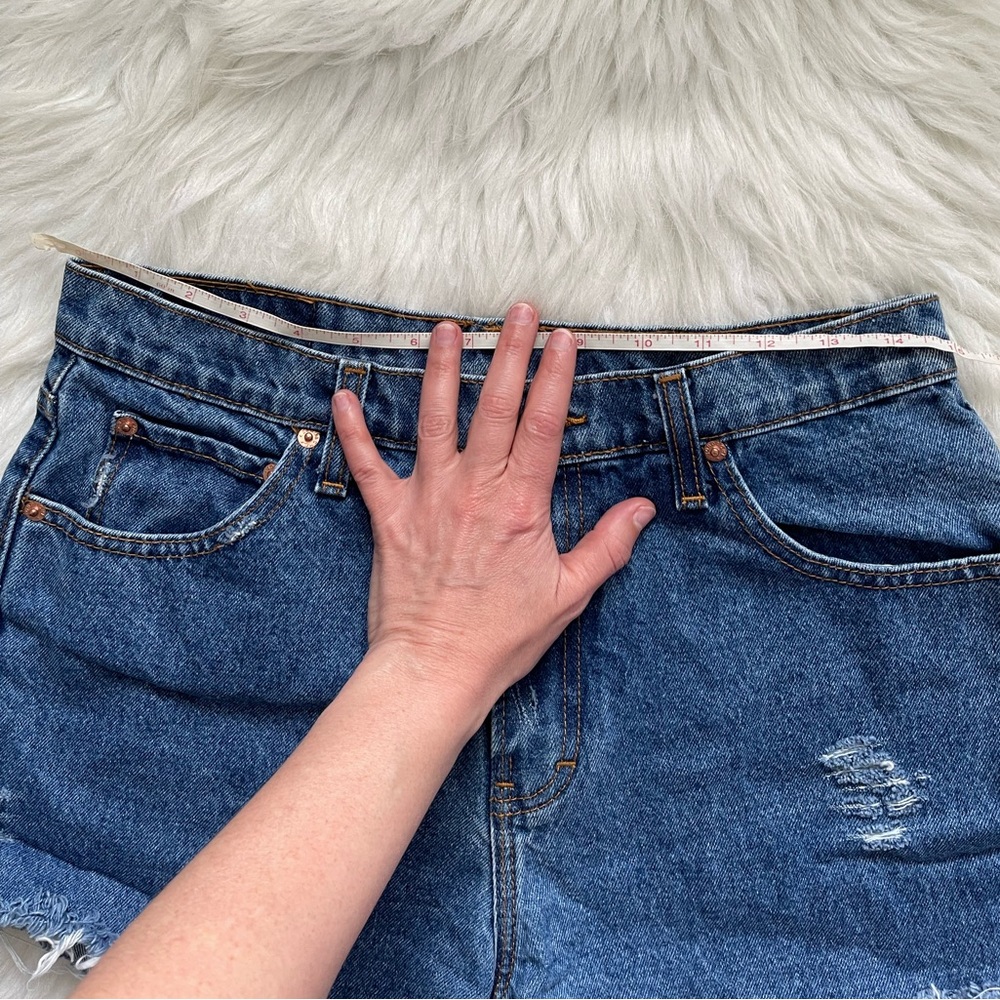 Vintage 90s Dark Wash Jordache High-Waisted Denim Cut-Off Jean Shorts - Picture 9 of 12